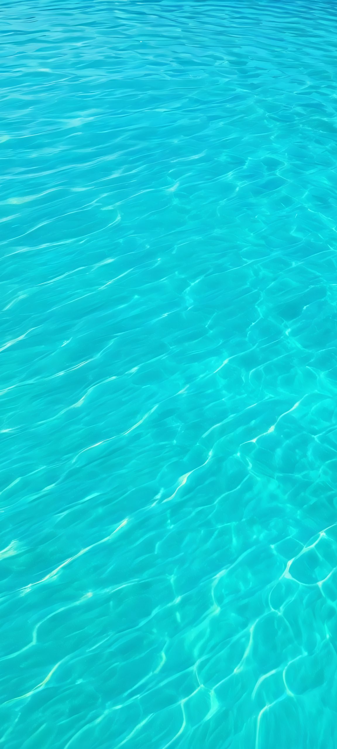 iPhone and Android users, discover this stunning turquoise water landscape wallpaper, perfectly optimized for your home screen!